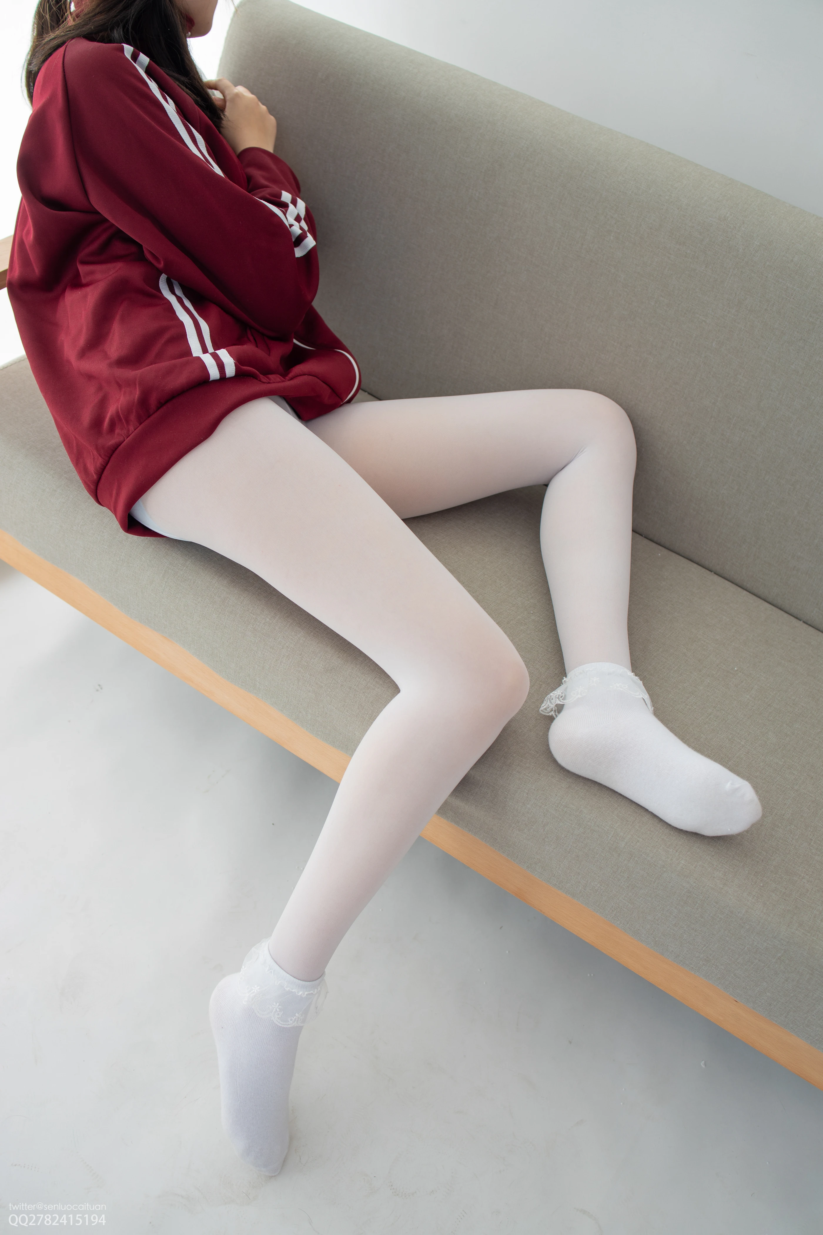 森萝财团 JKFUN-057 Aika 百圆定制2-3 白丝套蕾丝花边短袜 [39P 1V] 1