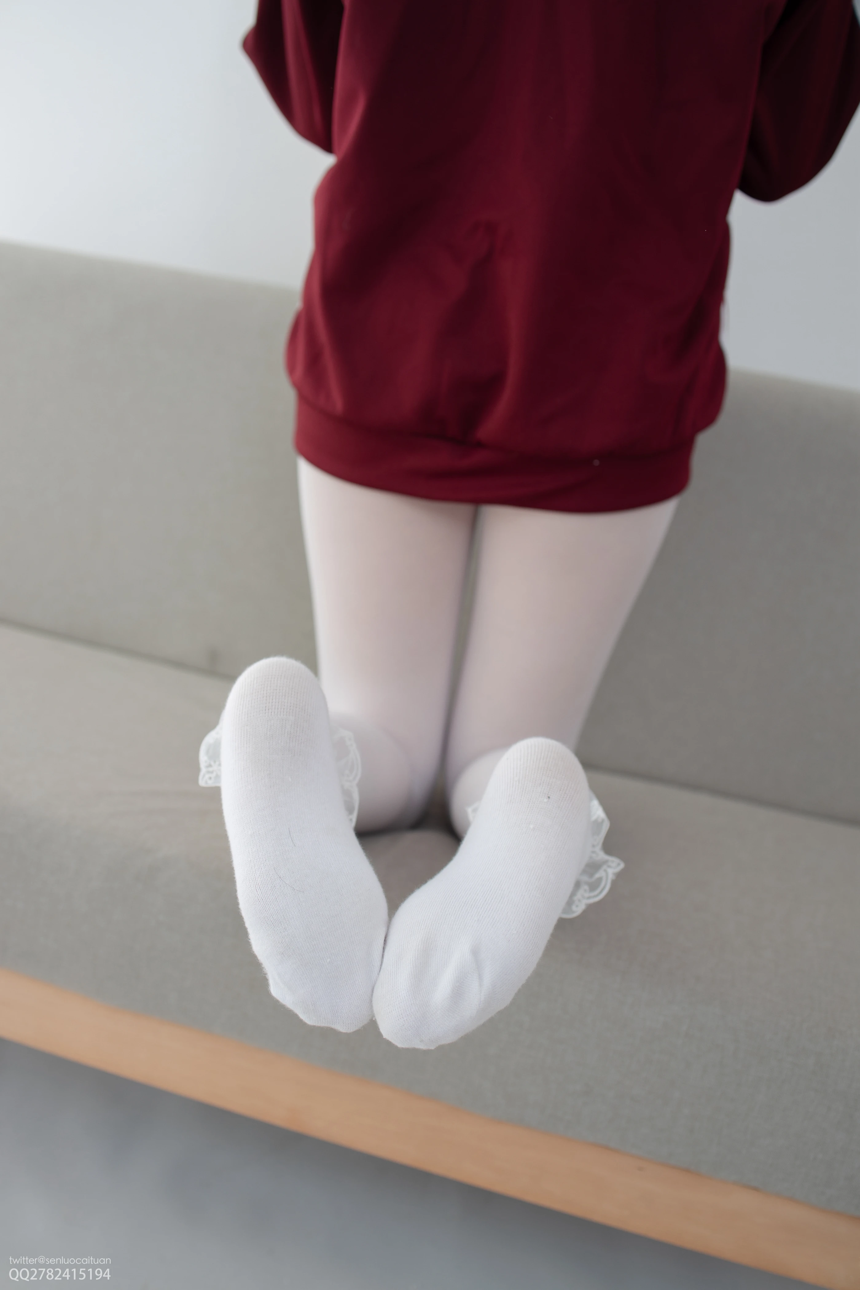 森萝财团 JKFUN-057 Aika 百圆定制2-3 白丝套蕾丝花边短袜 [39P 1V] 2